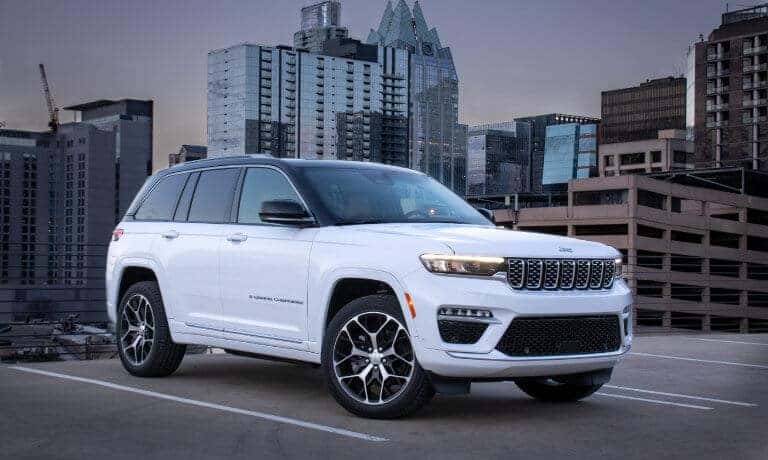 2024 Jeep Grand Cherokee Exterior City Parking Garage