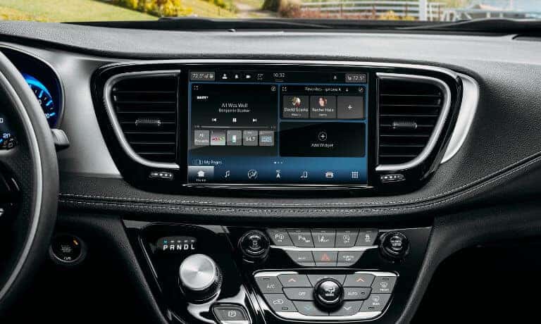 2024 Chrysler Pacifica Interior Infotainment System