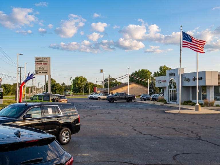 ALMA CJDR Exterior Dealership Photo