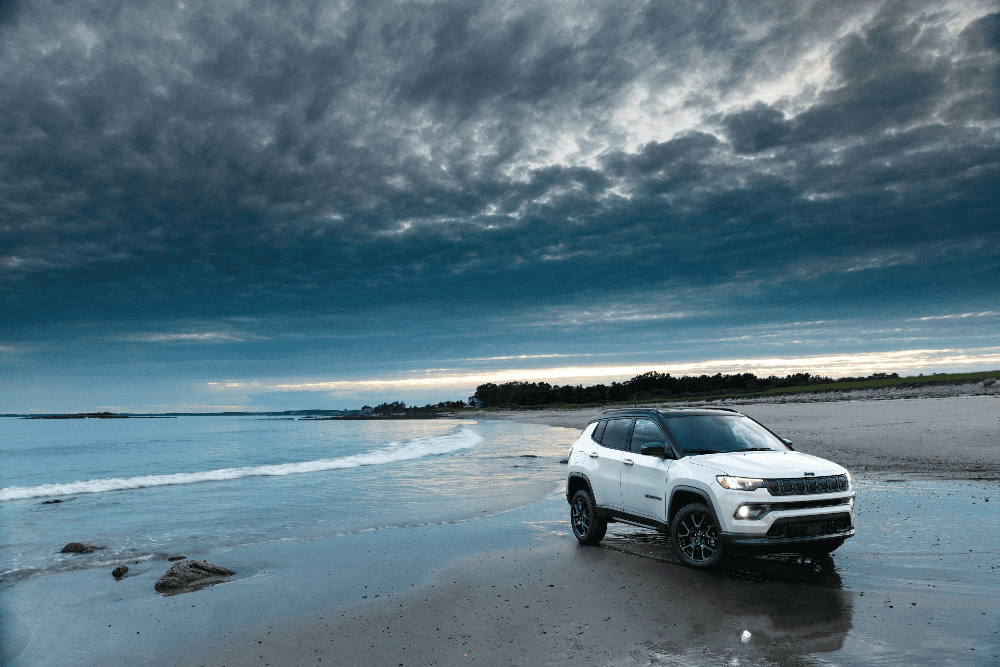 Bright White Jeep Compass 2022