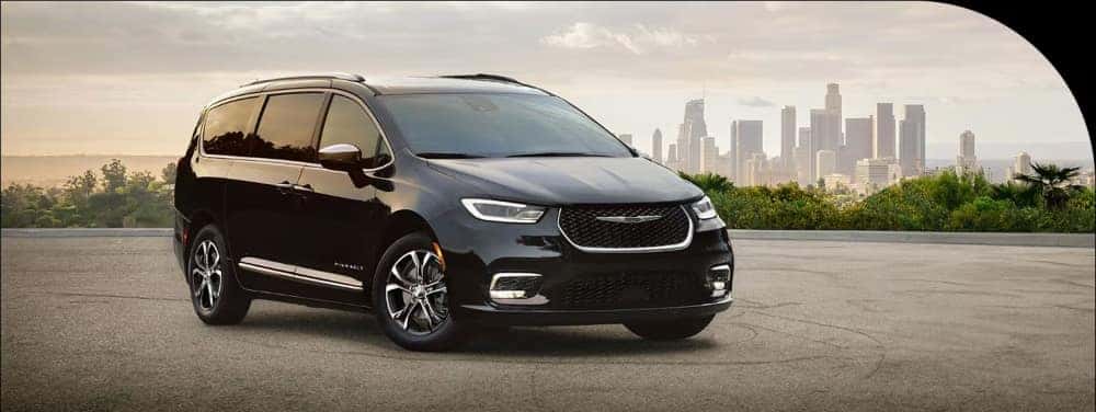 Diamond Black Crystal Chrysler Pacifica 2026