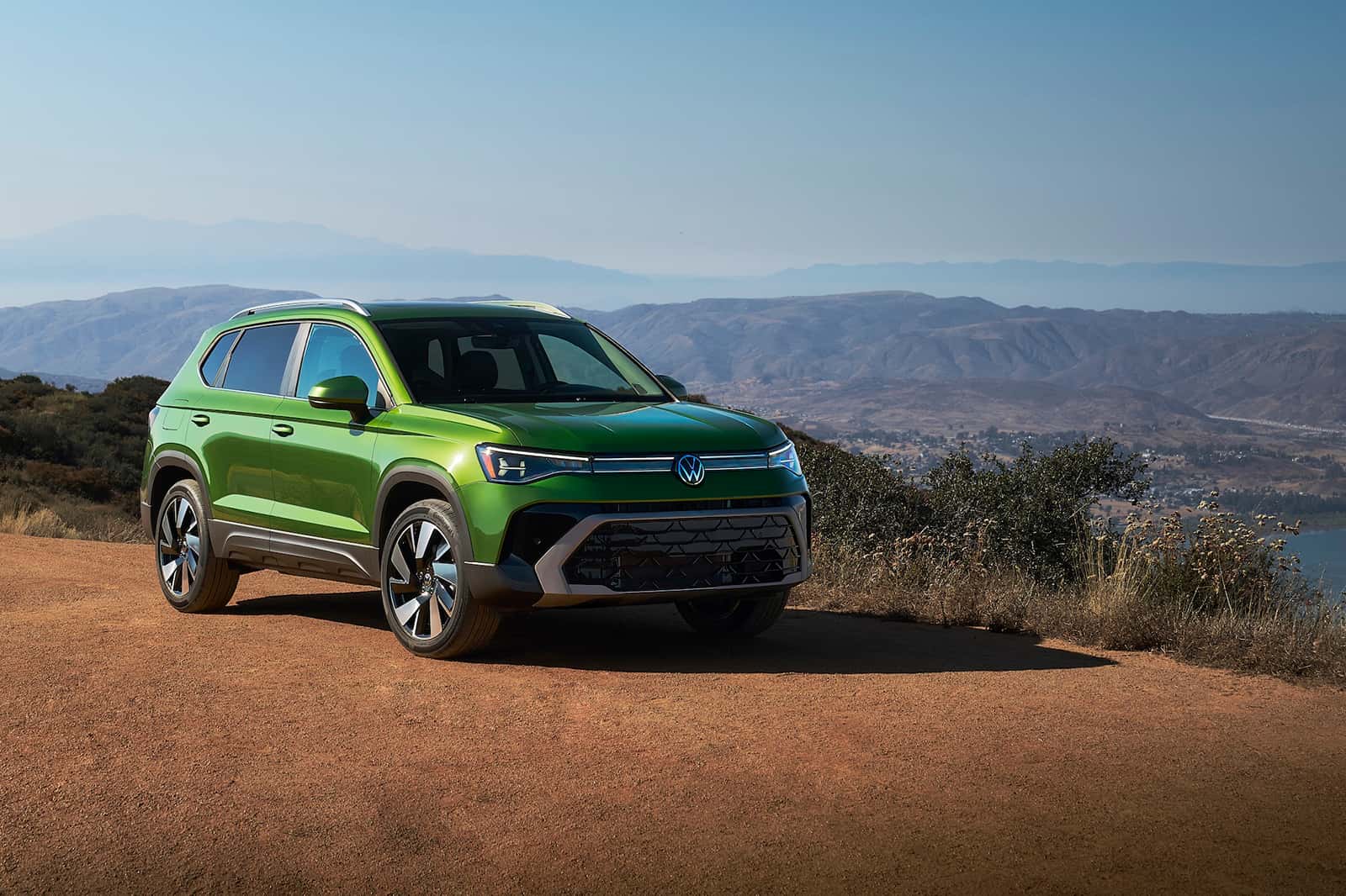 2025 Volkswagen Taos green SUV