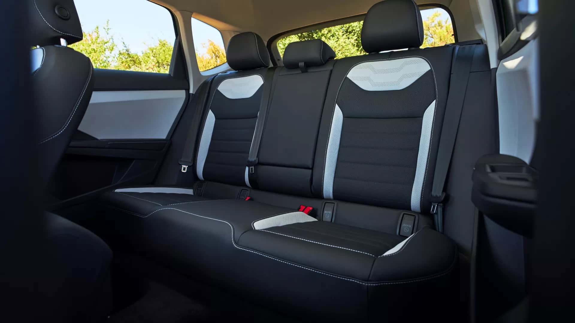 2026_VW_Taos_-_H3_Split_Folding_Seats