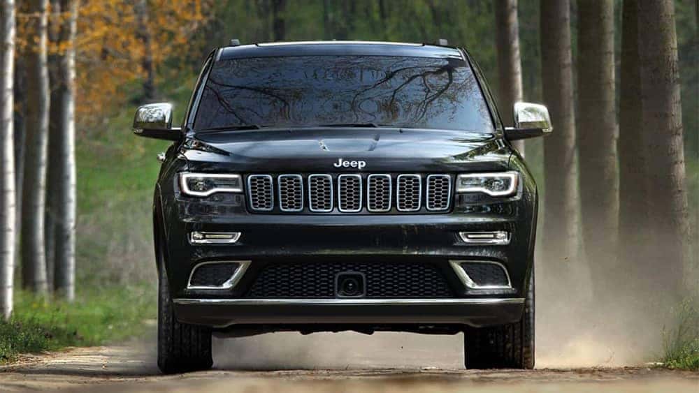 2019 Jeep Grand Cherokee Off-Roading Front End View