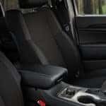 2019 grand cherokee front interior seats