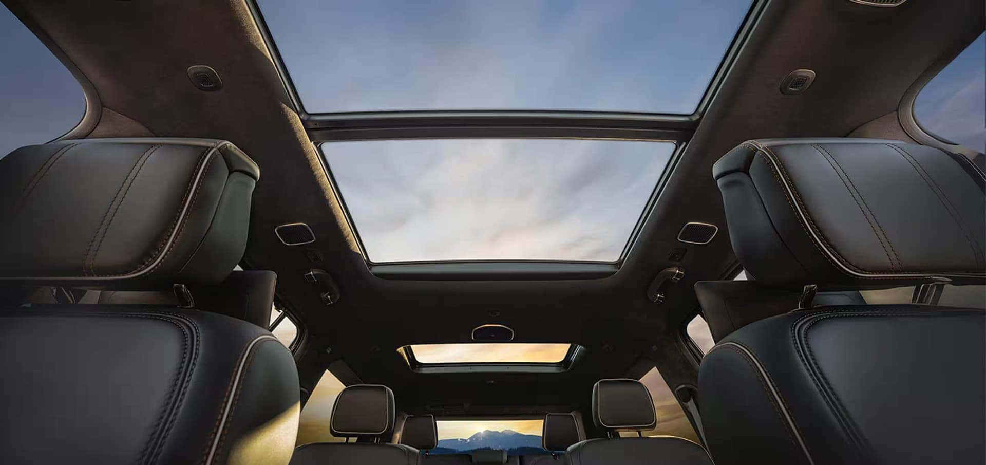 grand-wagoneer-interior