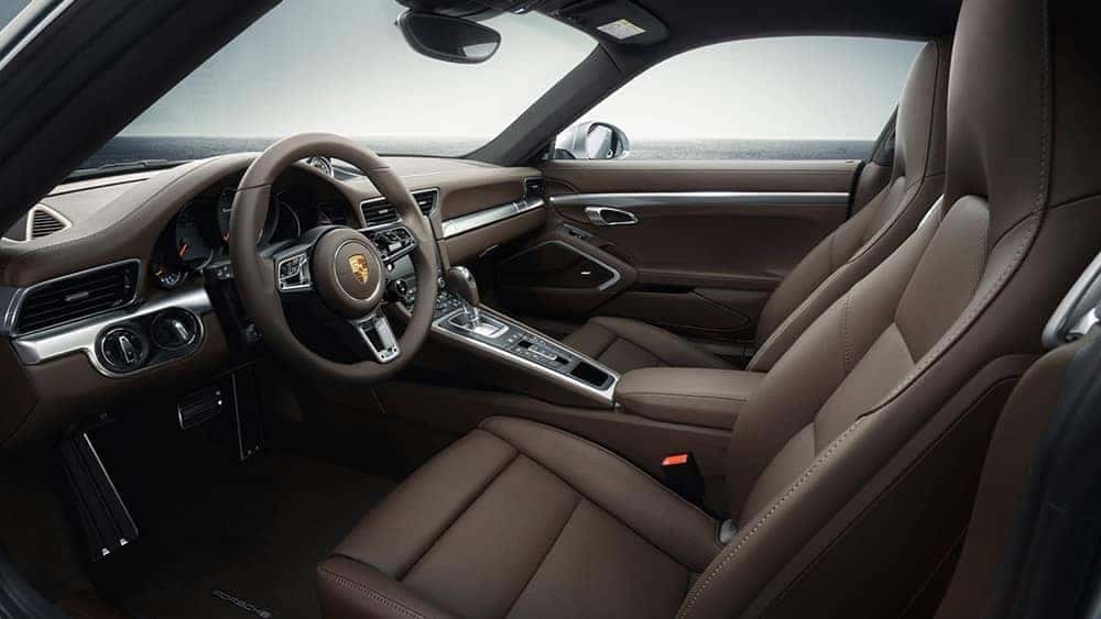 2019-Porsche-911-Turbo-interior