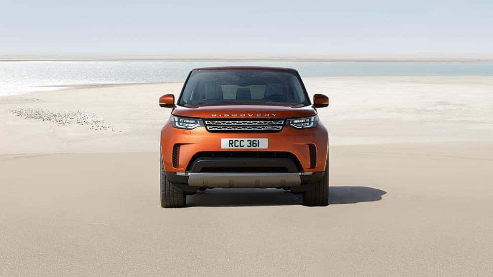 2019 Land Rover Discovery front exterior