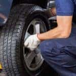 Mechanic rotating car tire