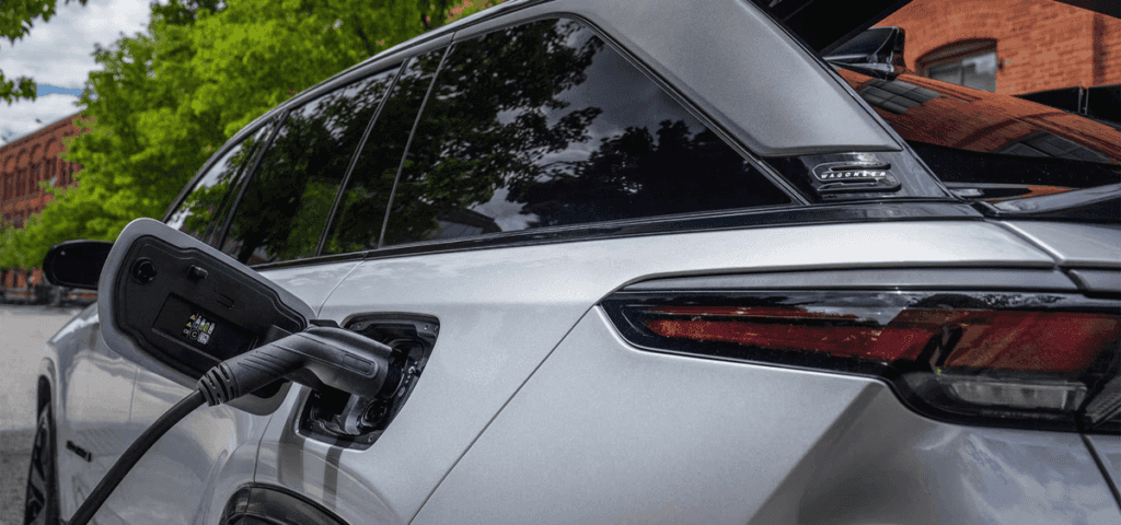 2024-wagoneer-s-charger