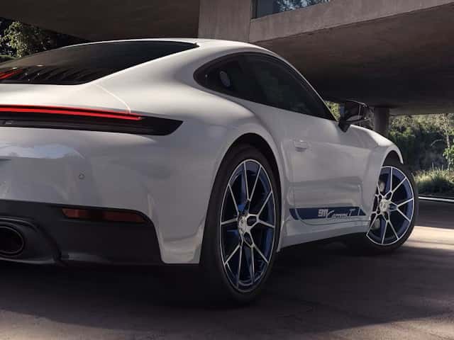 2025 Porsche Macan Electric Turbo photo 31