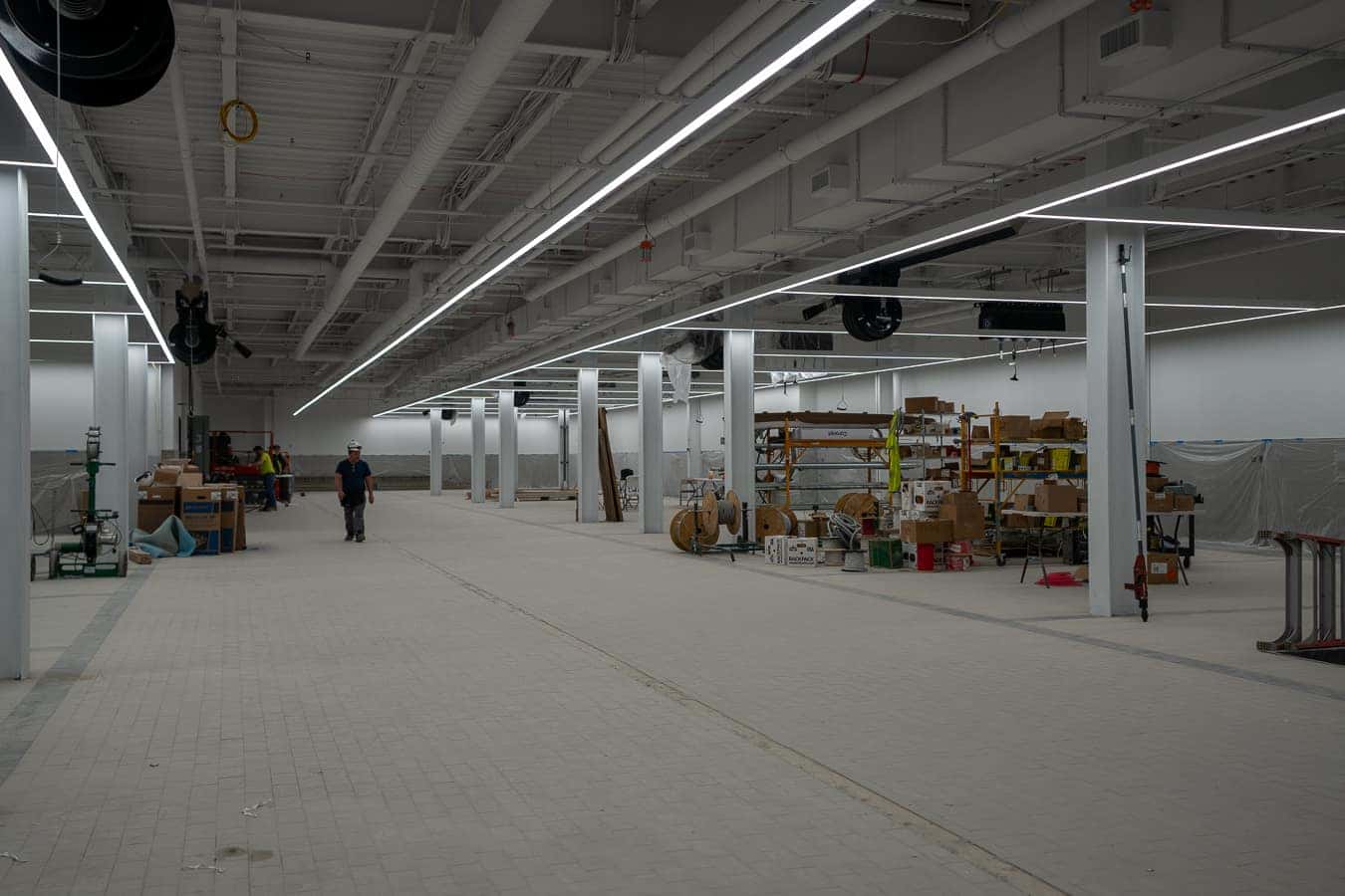 Porsche White Plains Service Interior shot of service area