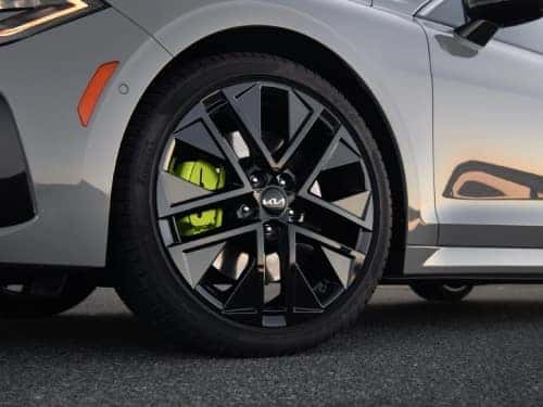 2025 Kia K5 close up view of wheel