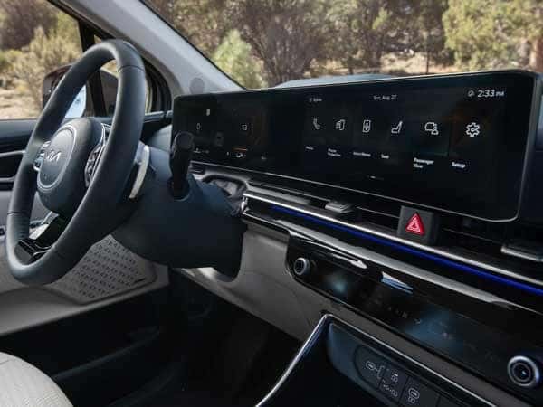2025 Kia Carnival dash