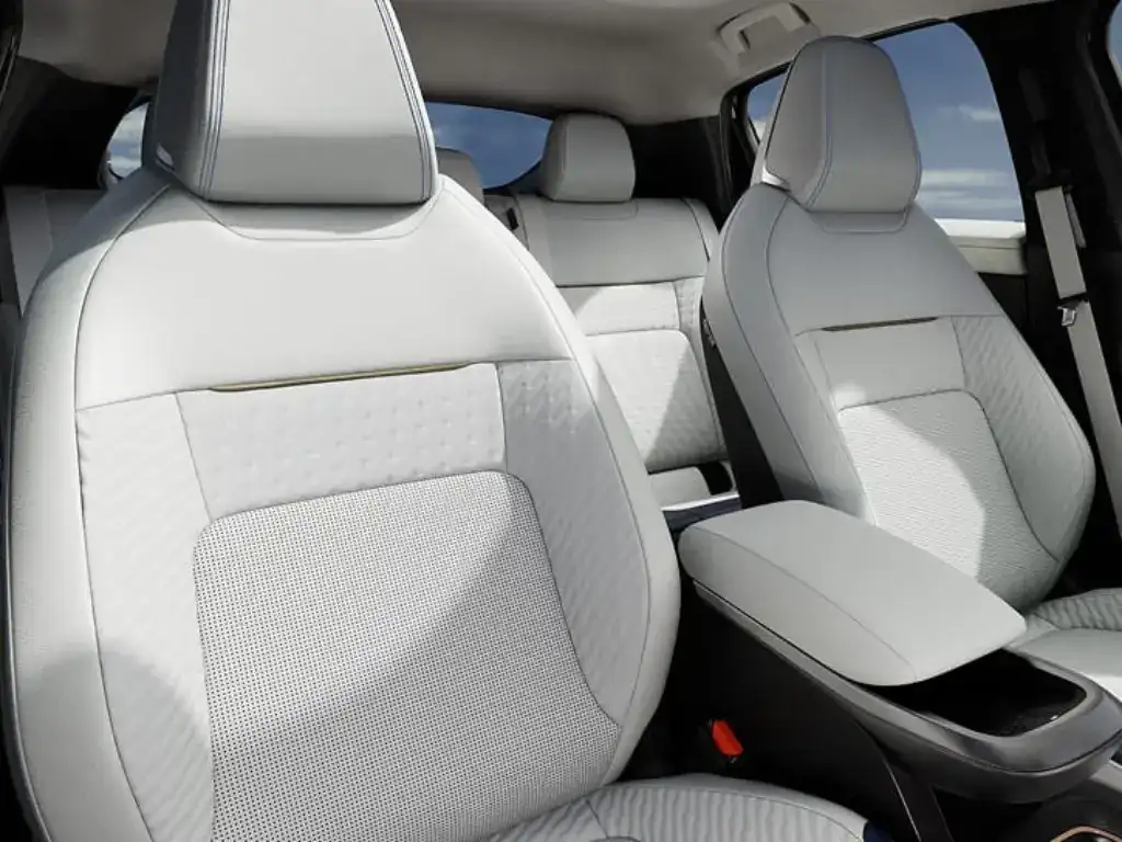 2026 Nissan Leaf Front Seats