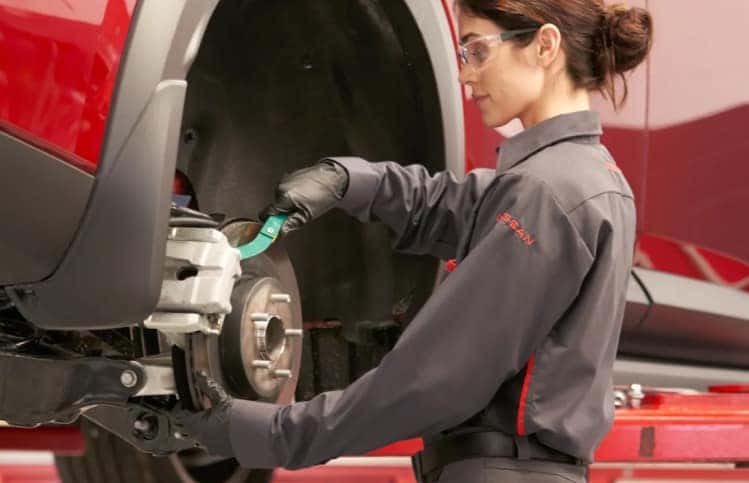 technician working on 2025 Nissan PAthfinder