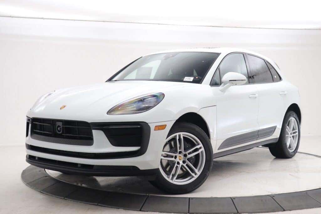 New 2023 Porsche Macan Base
