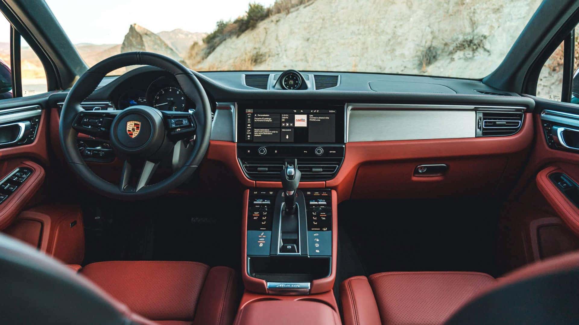 2022 porsche cayenne interior