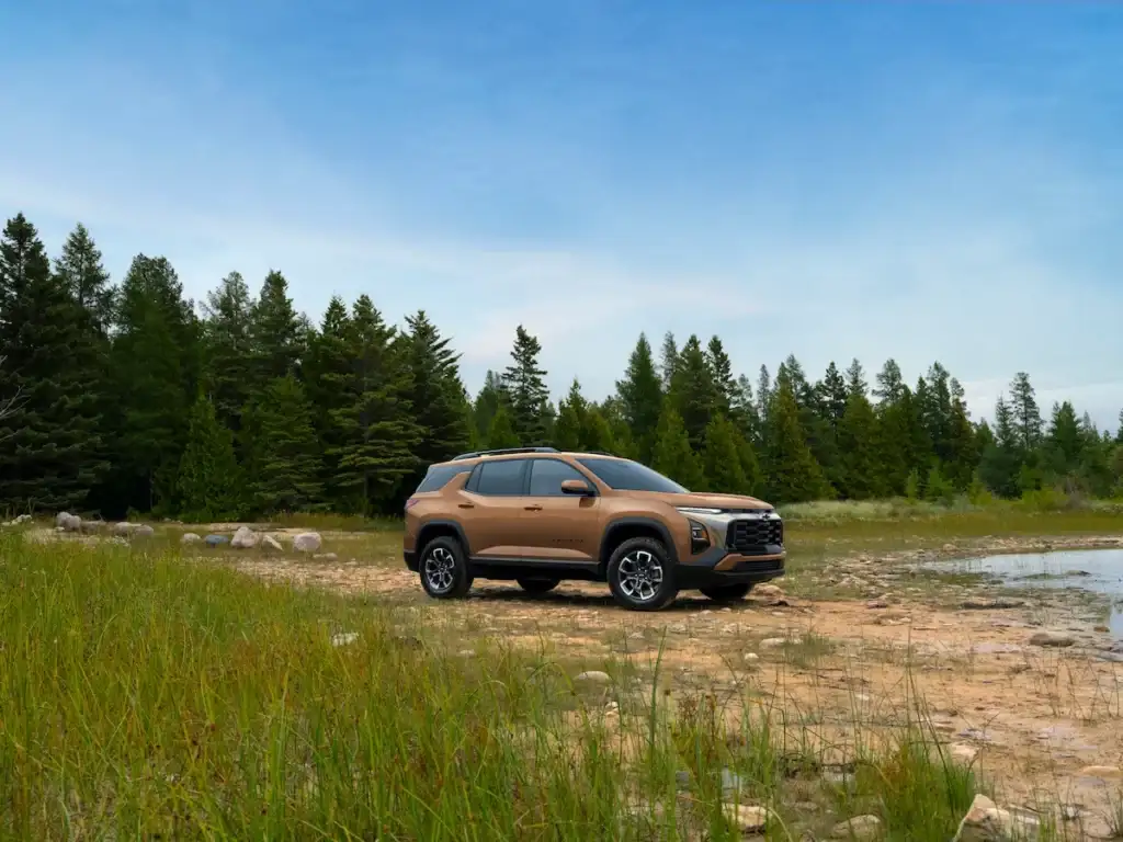 Chevy Equinox MPG and fuel economy chart at Starling Chevrolet in Orlando, FL — 2027 model FWD and AWD ratings