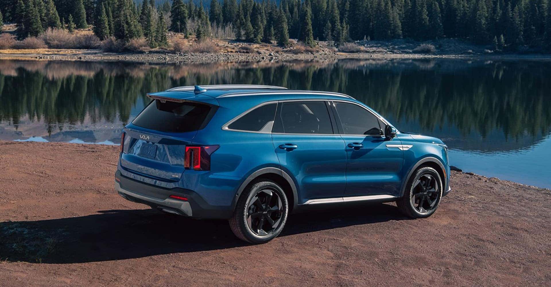 Kia Sorento Hybrid exterior lake