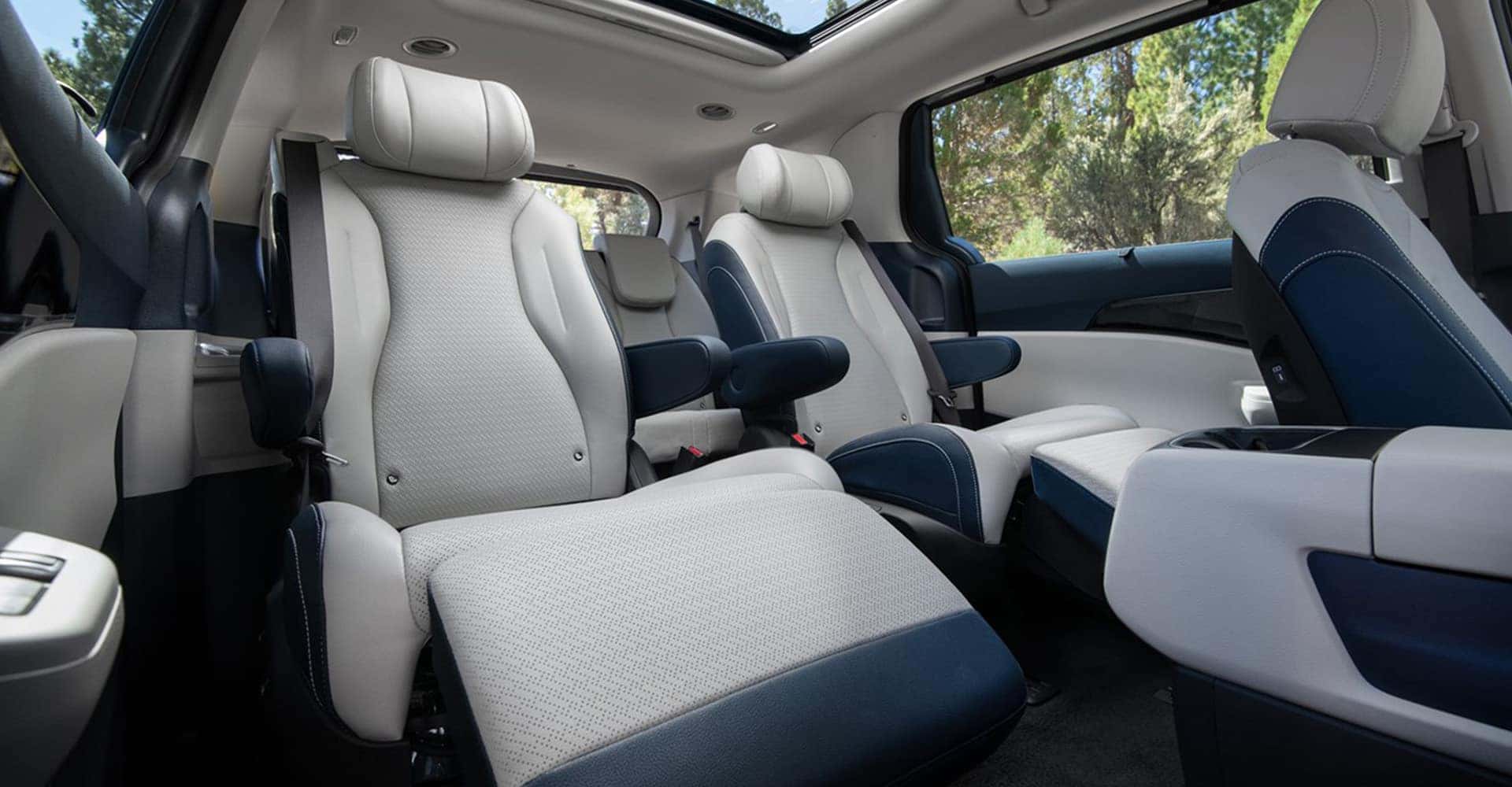 2025 KIA Carnival MPV recliner seats