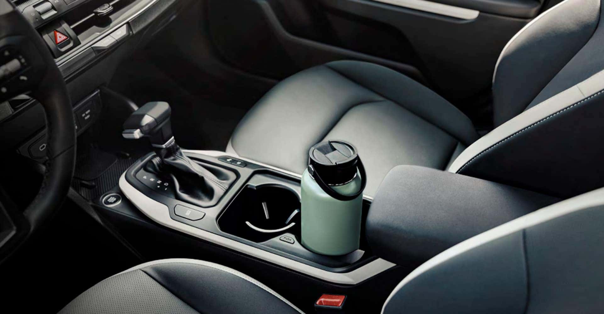 2025 KIA K4 front console area