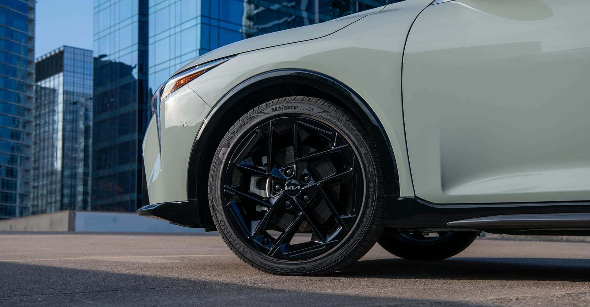 2025 KIA K4 side view of wheel