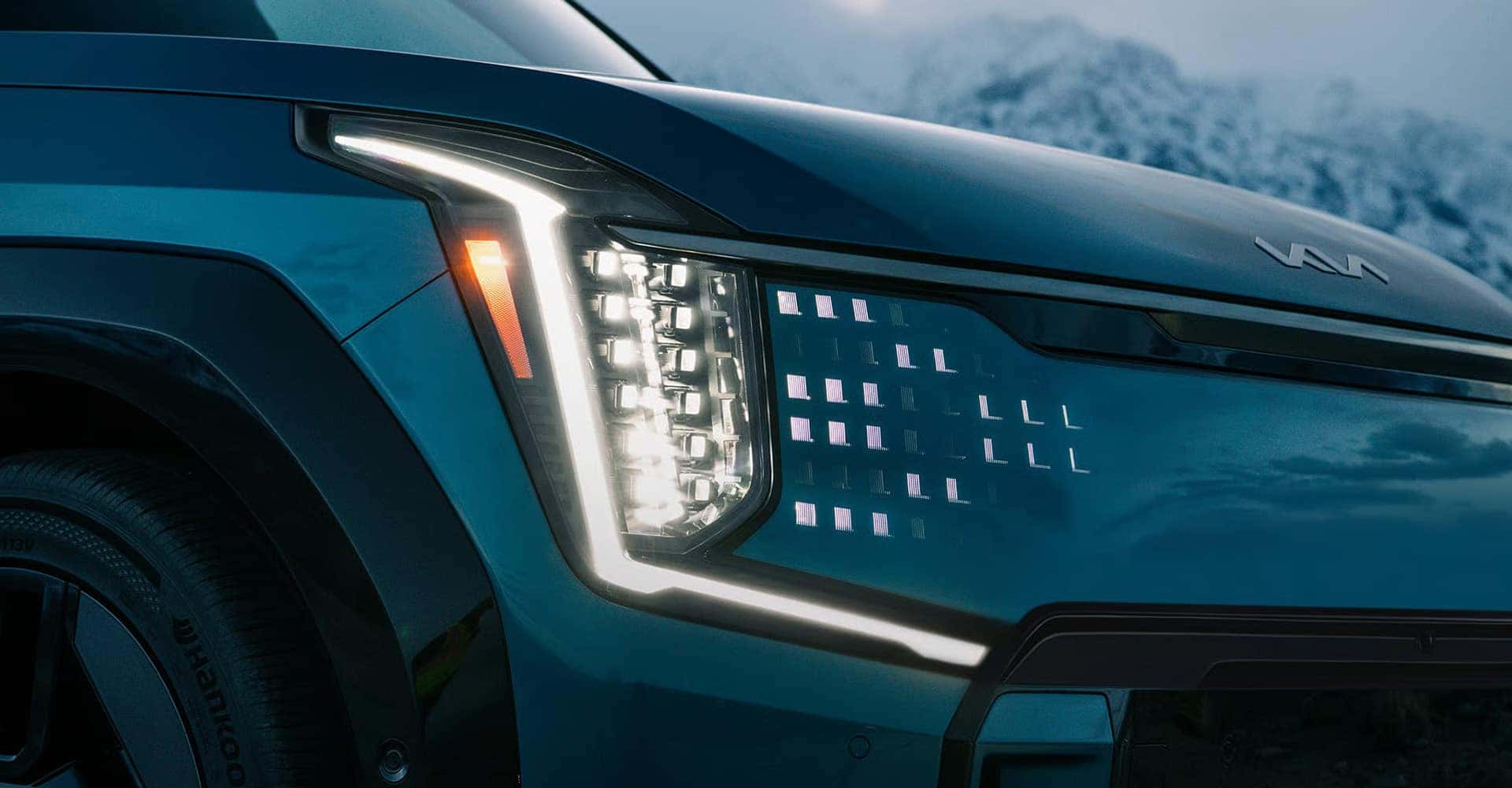 2026-KIA-EV9-headlights