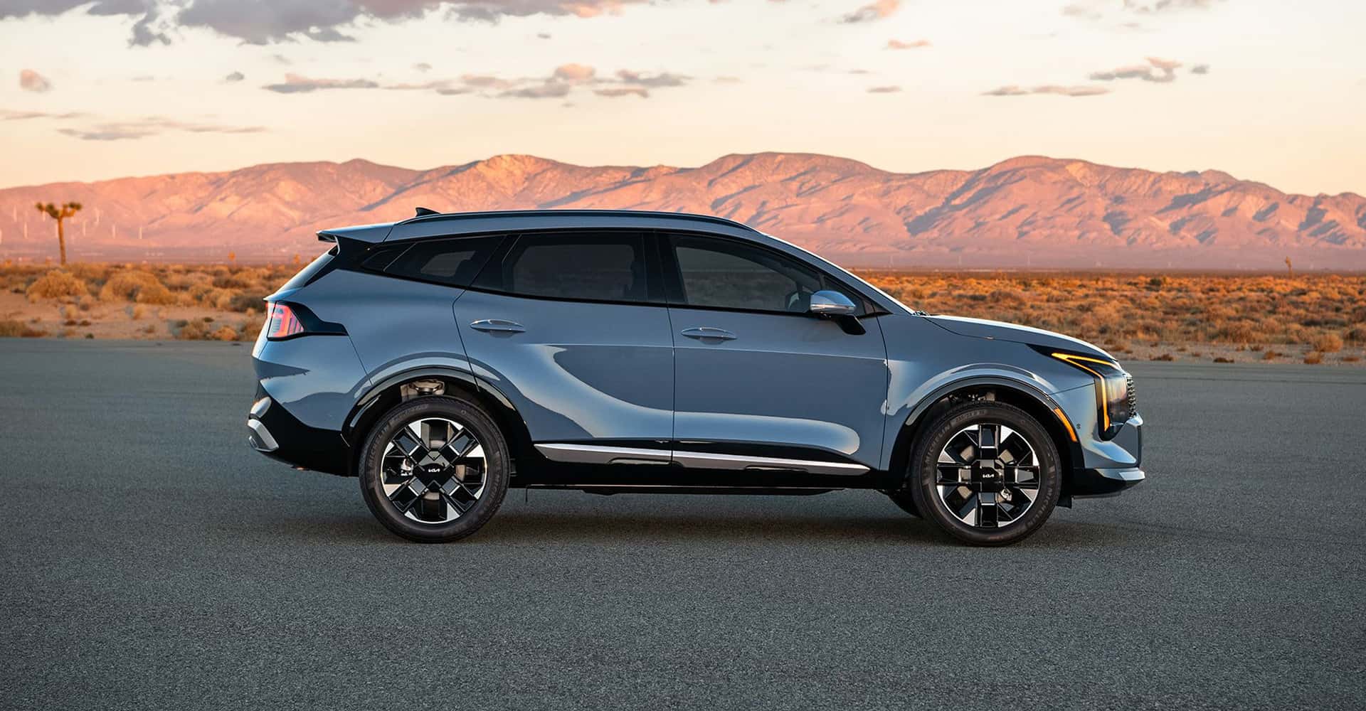 2026-Kia-Sportage-Hybrid-side-view