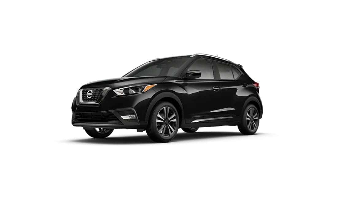 black nissan kicks 2020