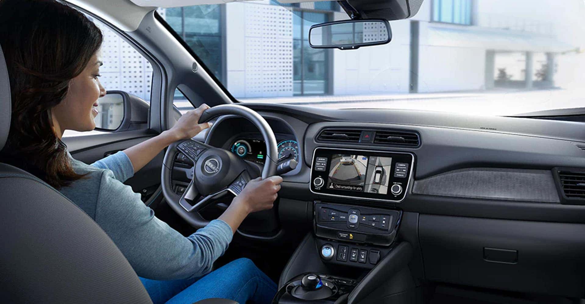 2025-nissan-leaf