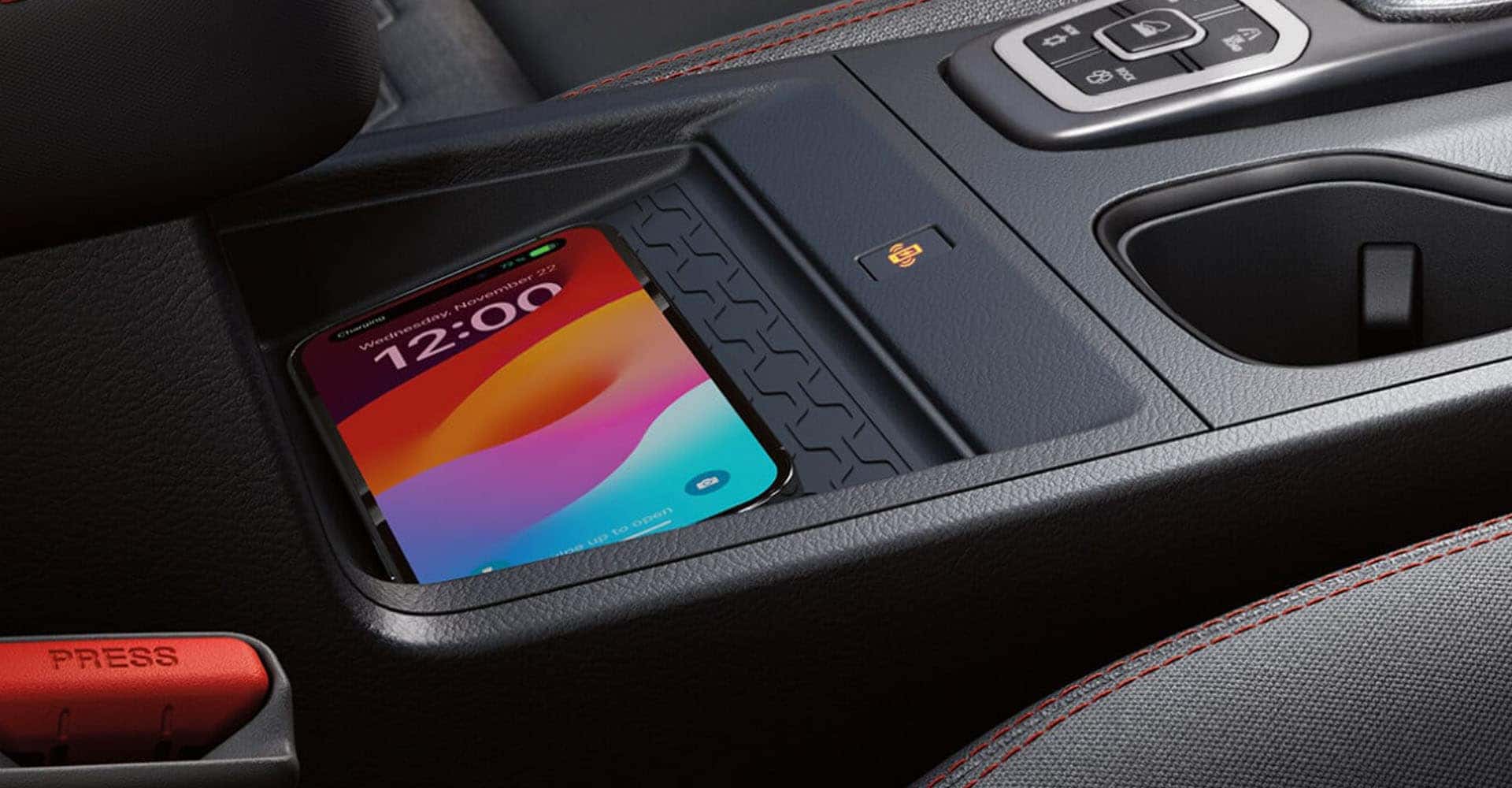 2026-nissan-frontier-crew-cab-pro-4x-wireless-phone-charging-LB-v2