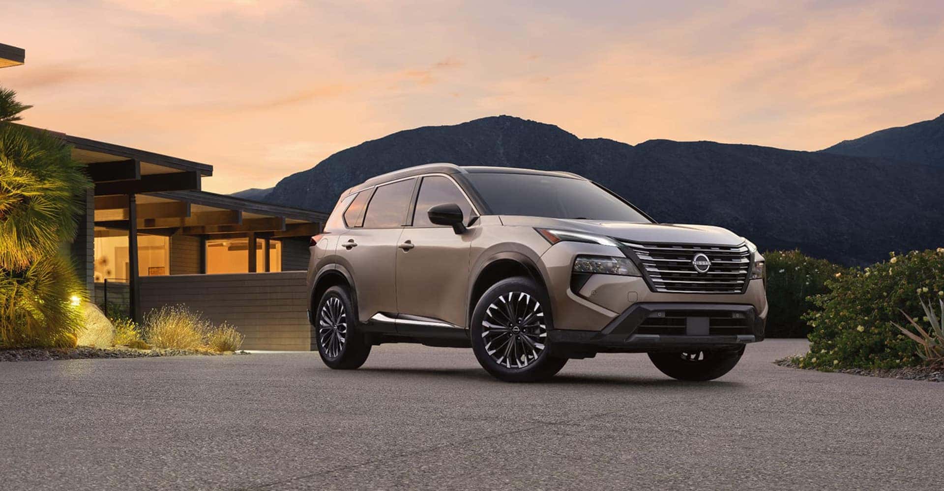 2026-nissan-rogue-crossover-lightbox