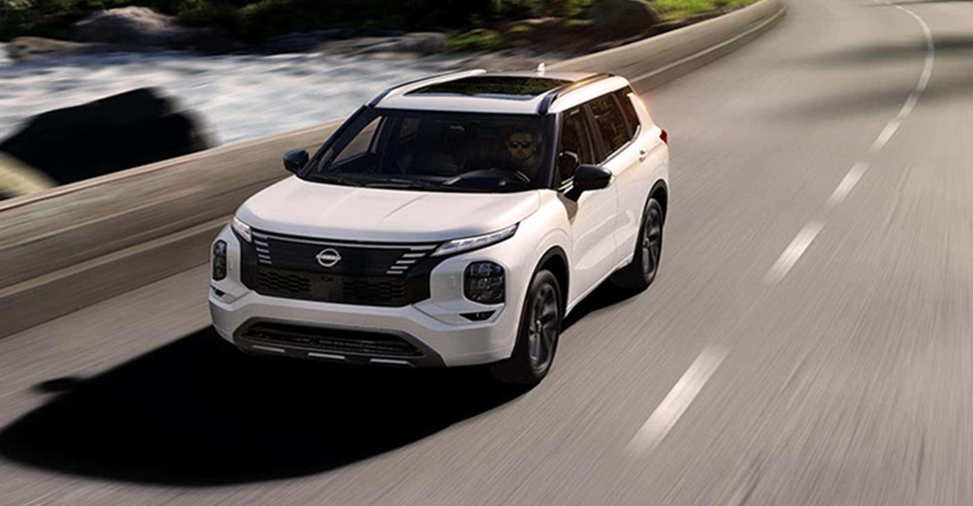 2026-nissan-rogue-phev-white-d