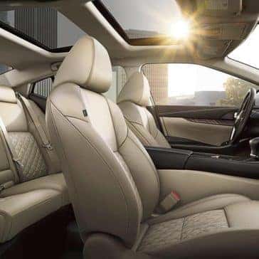 moonroof and leather seating in 2018 Nissan Maxima
